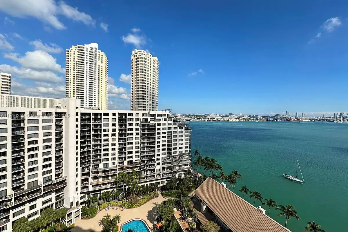 520 Brickell Key Dr, Miami FL 33131