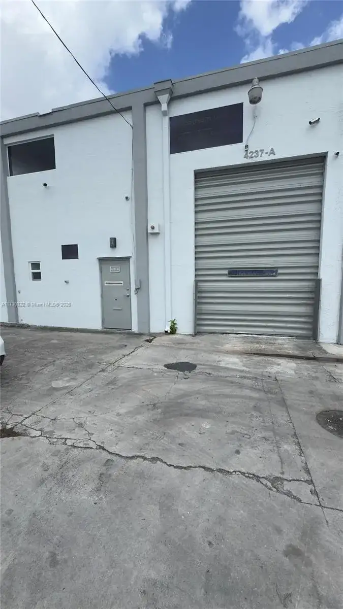 4201 NW 37th Ave # A, Miami FL 33142 photo 2
