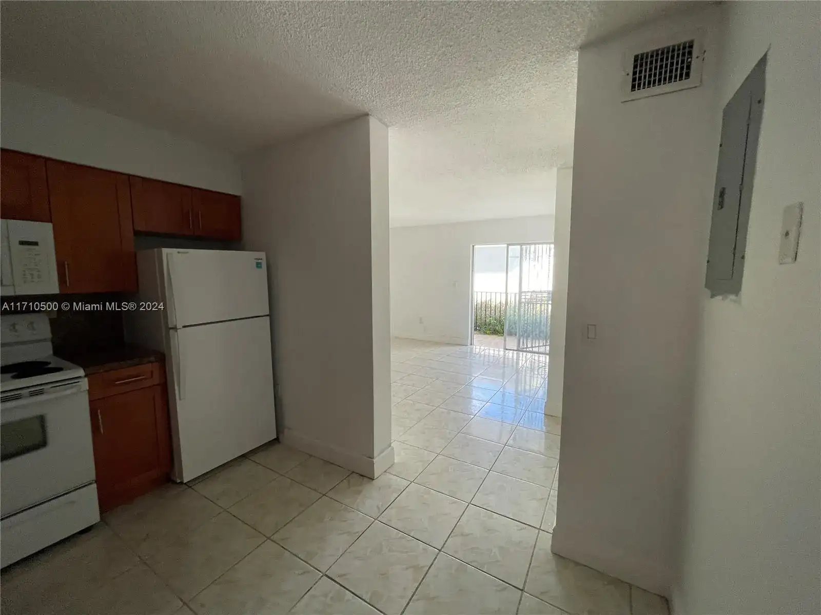 1800 SW 25th St # 2109, Miami FL 33133 photo 5