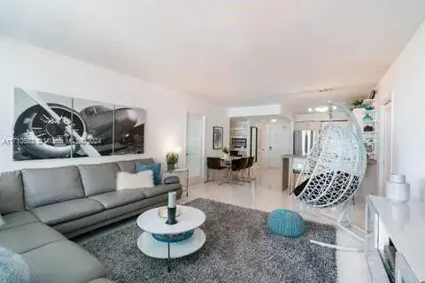 100 Lincoln Rd # 739, Miami Beach FL 33139 photo 3