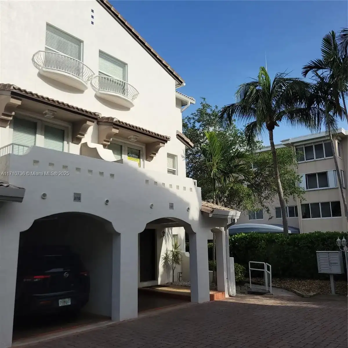 2005 Oceanwalk Ter, Lauderdale By The Sea FL 33062