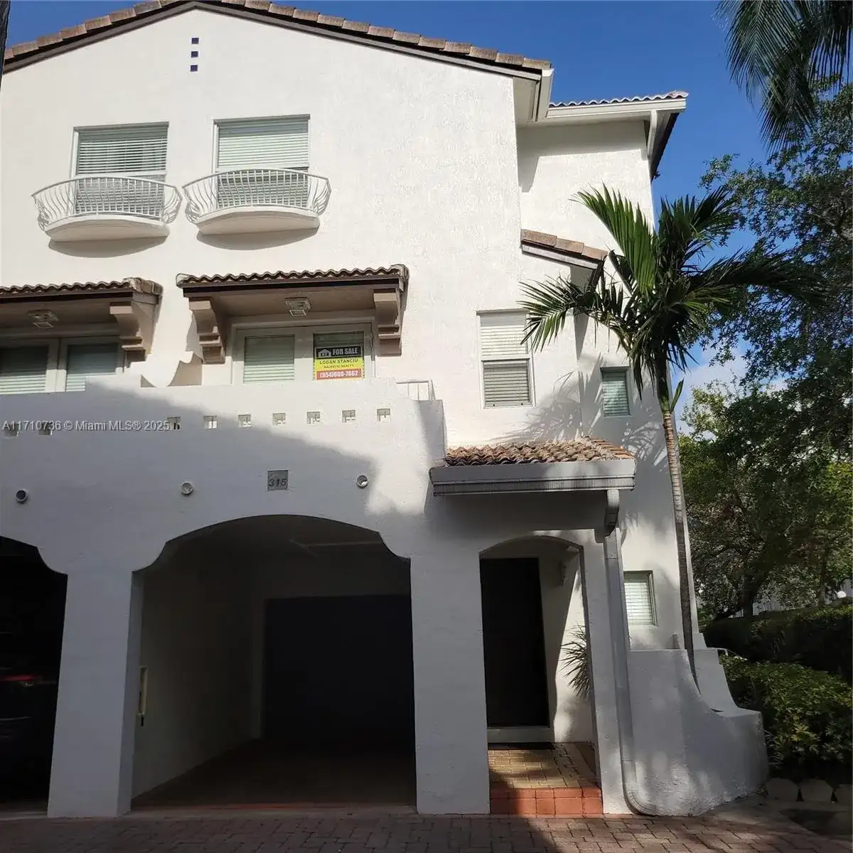 2005 Oceanwalk Ter, Lauderdale By The Sea FL 33062 photo 3
