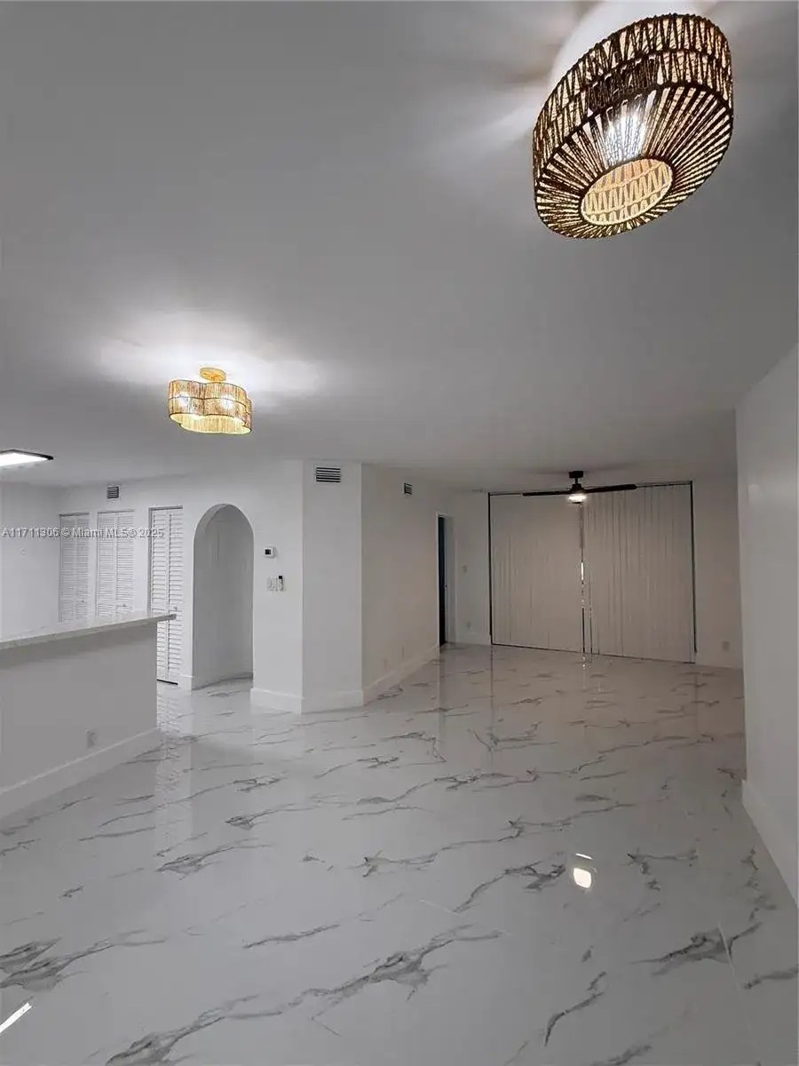 10135 W Sunrise Blvd # 103, Plantation FL 33322 photo 2