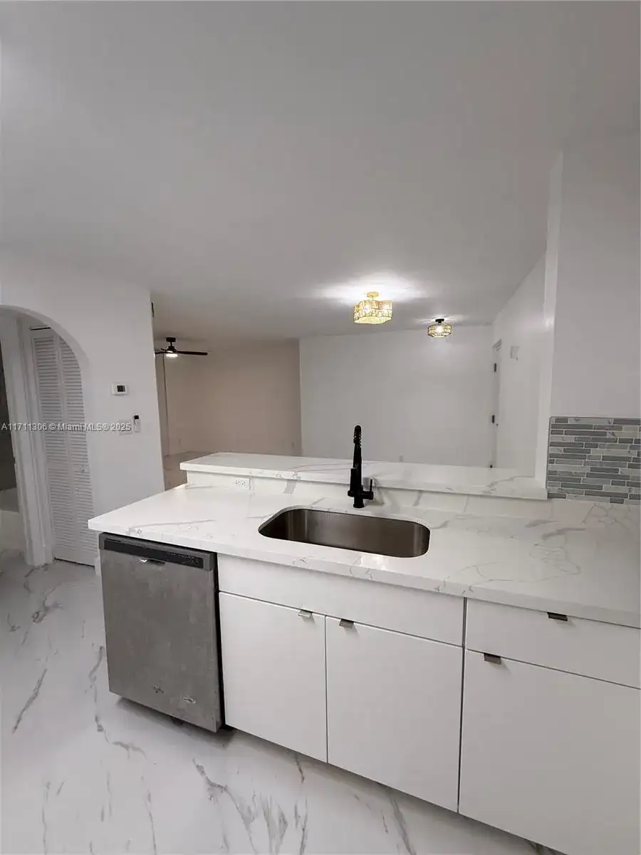 10135 W Sunrise Blvd # 103, Plantation FL 33322 photo 4