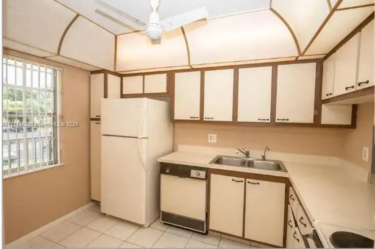 154 Lake Meryl Dr # 254, West Palm Beach FL 33411 photo 2