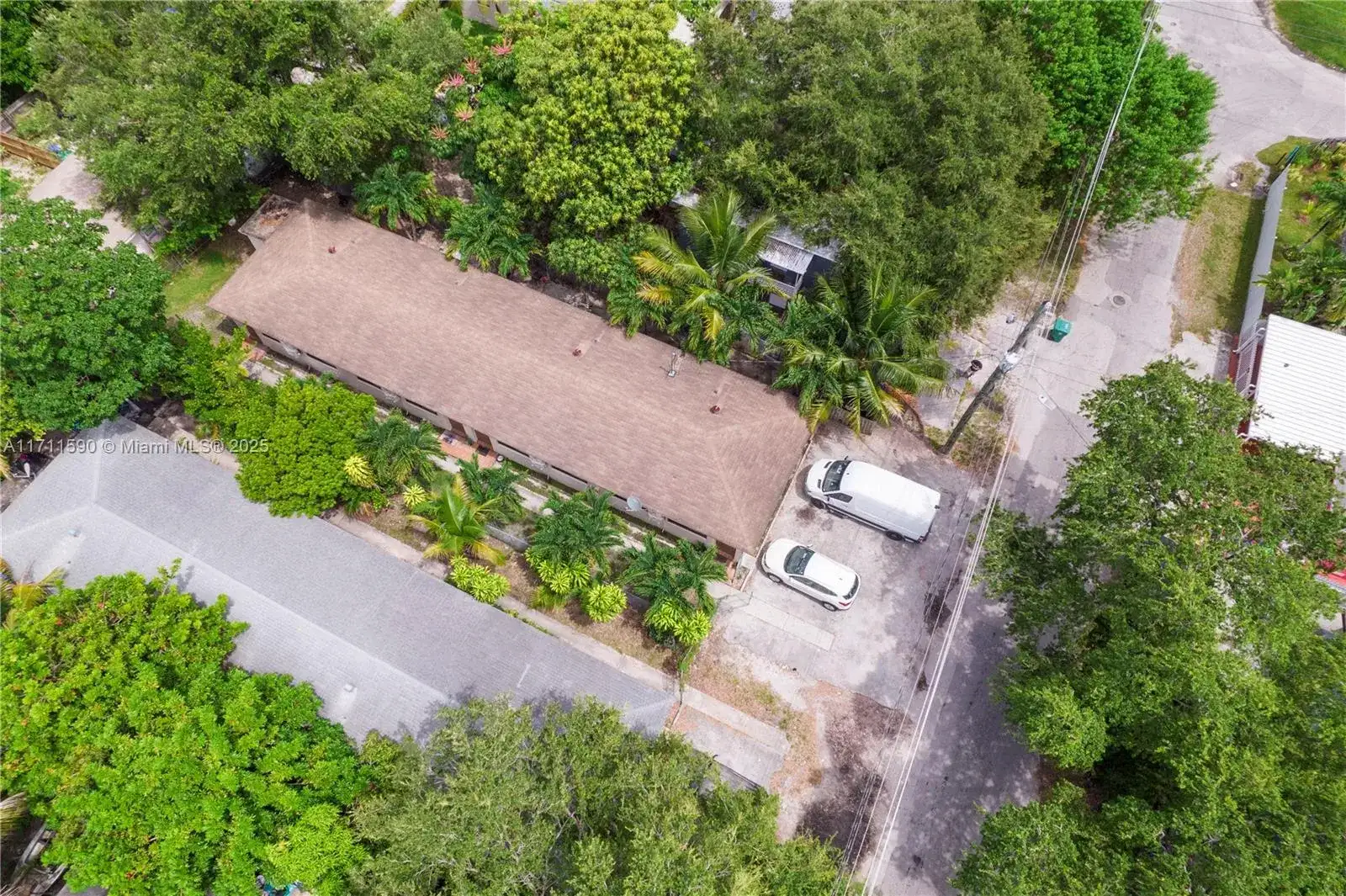 5520 NE 1st Ct, Miami FL 33137 photo 2