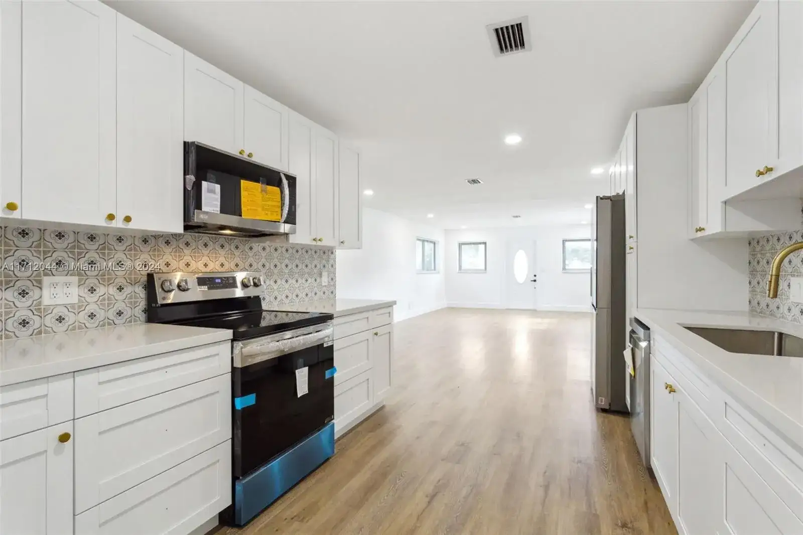 327 NE 15th Ave, Boynton Beach FL 33435 photo 4