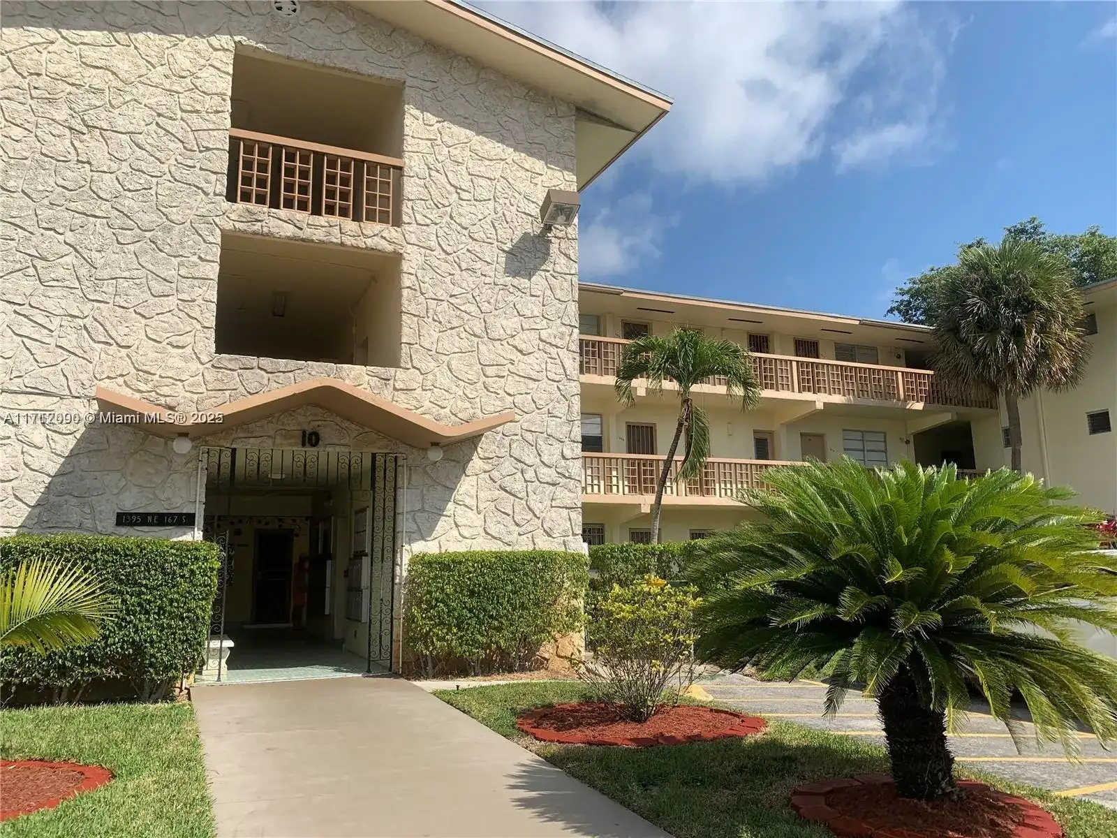 1395 NE 167th St # 209, Miami FL 33162 photo 3