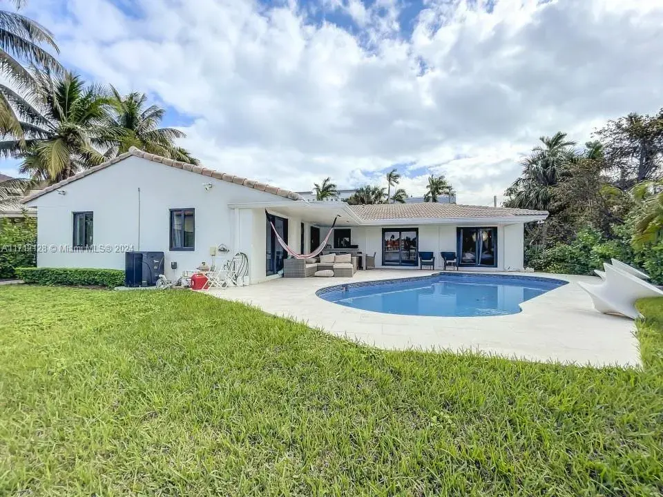 3351 NE 164th St, North Miami Beach FL 33160