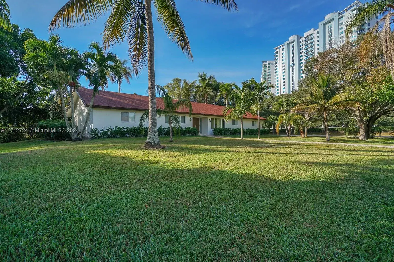 12350 NW 27th St, Plantation FL 33323