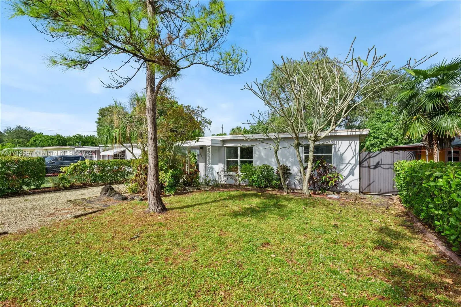 2 bedroom 1 bath Residential for sale at 6321 Cleveland St, Hollywood FL 33024