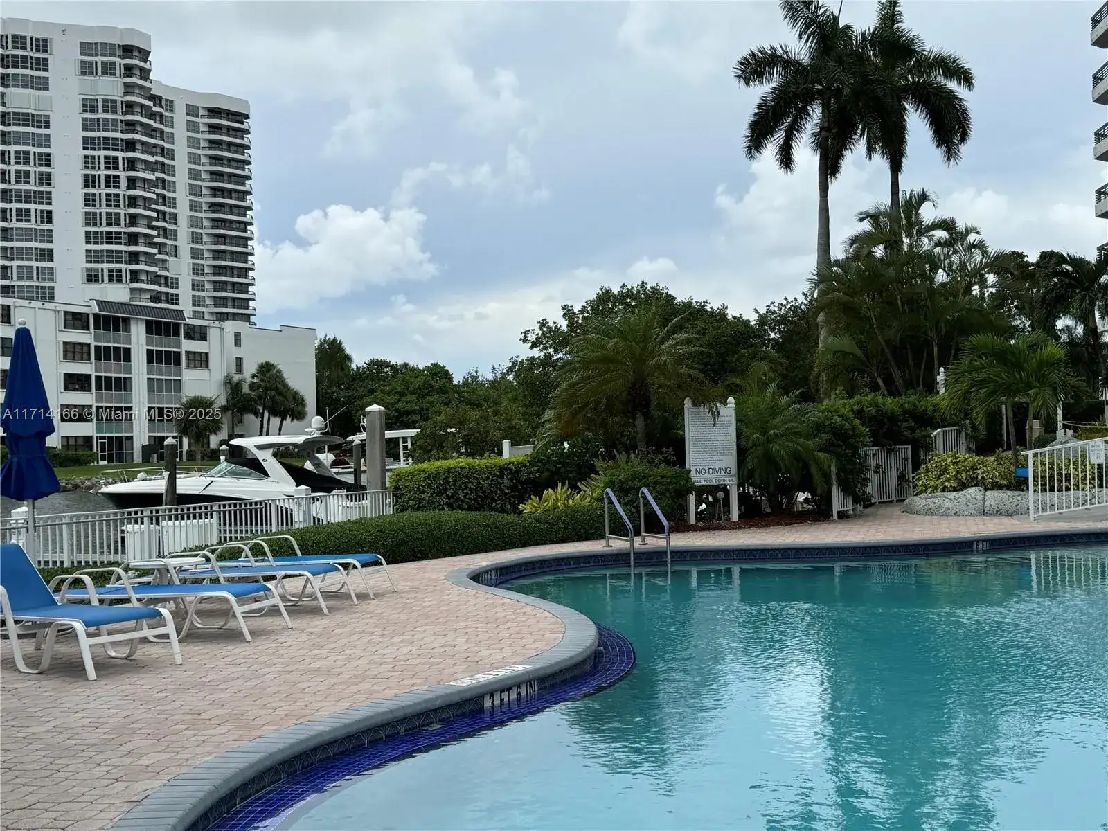 3530 Mystic Pointe Dr, Aventura FL 33180 photo 5