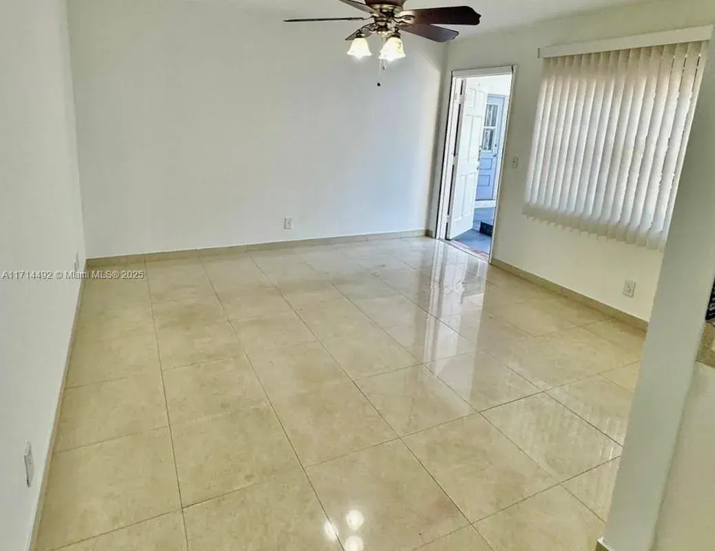 30 SE 4th Ave # 116, Hallandale Beach FL 33009