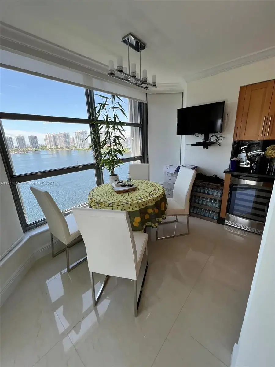 3530 Mystic Pointe Dr # 1215, Aventura FL 33180 photo 4