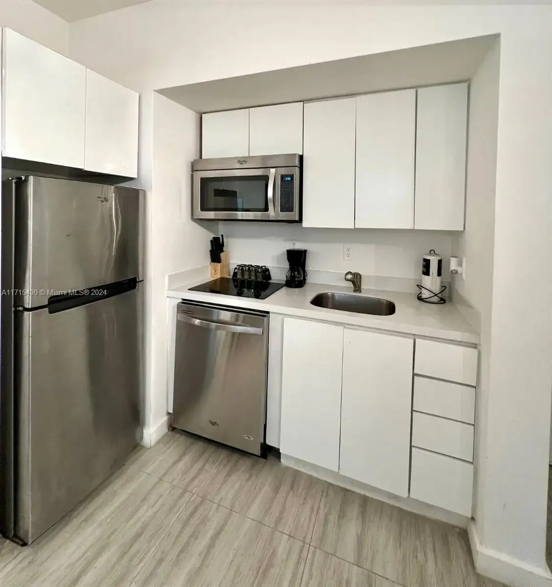 1611 Meridian Ave # 102, Miami Beach FL 33139 photo 2