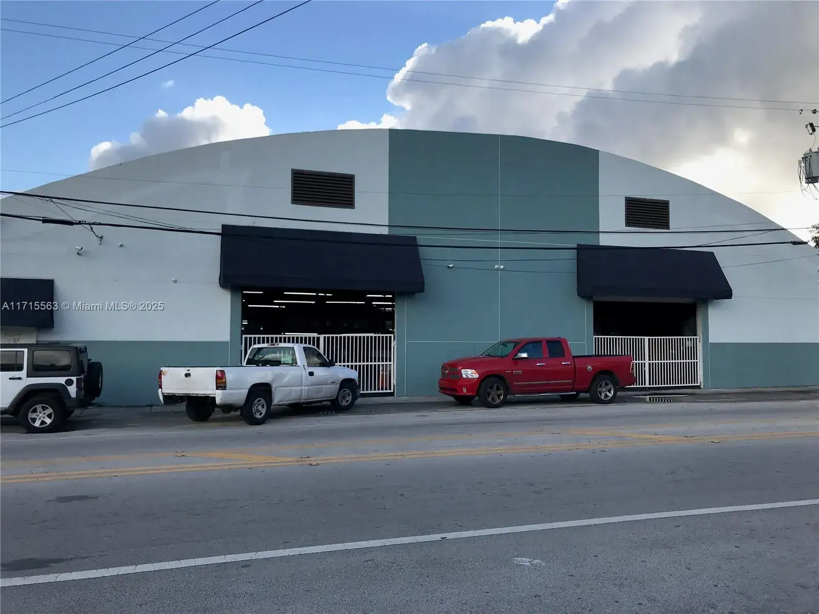 1628 NW 28th St, Miami FL 33142 photo 2