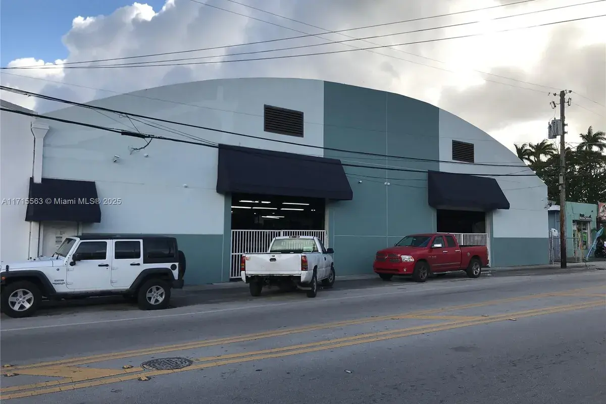 1628 NW 28th St, Miami FL 33142