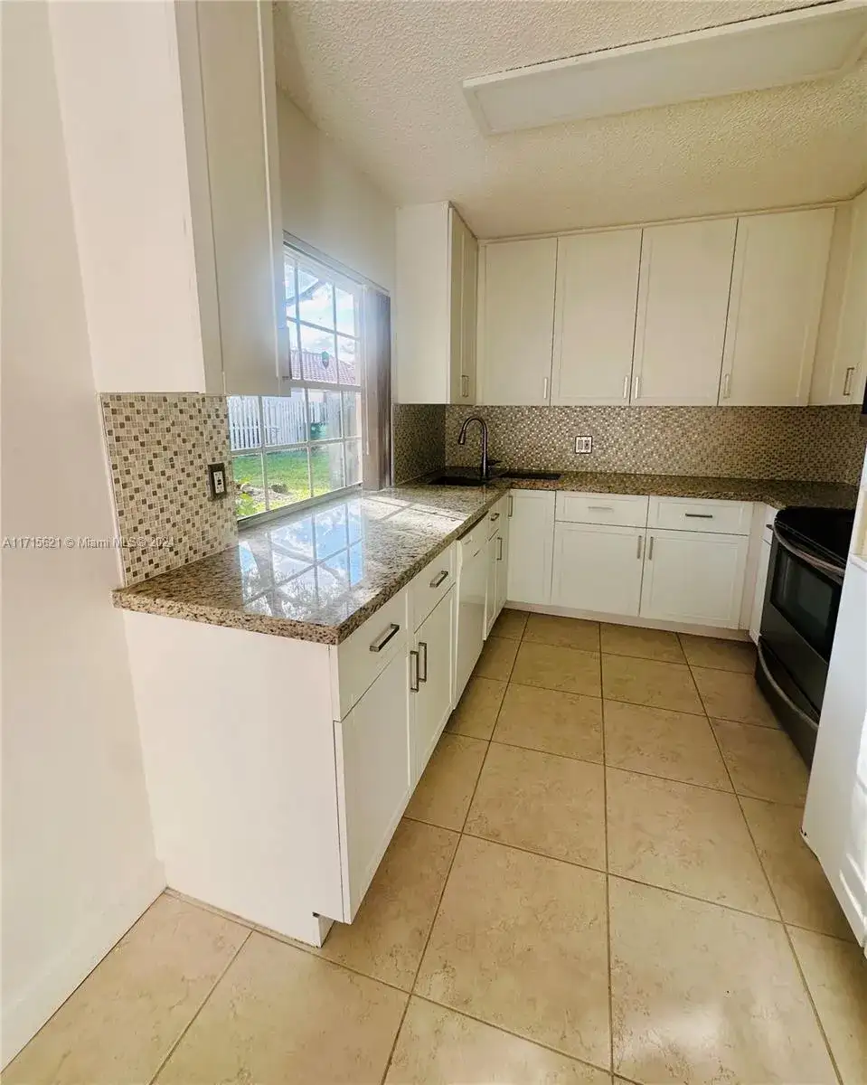 1487 Springside Dr, Weston FL 33326 photo 5