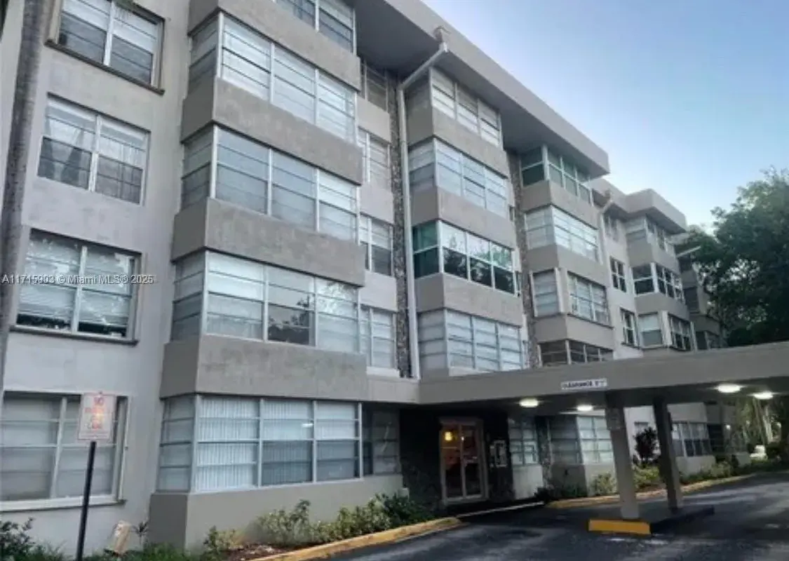 6700 Cypress Rd # 512, Plantation FL 33317