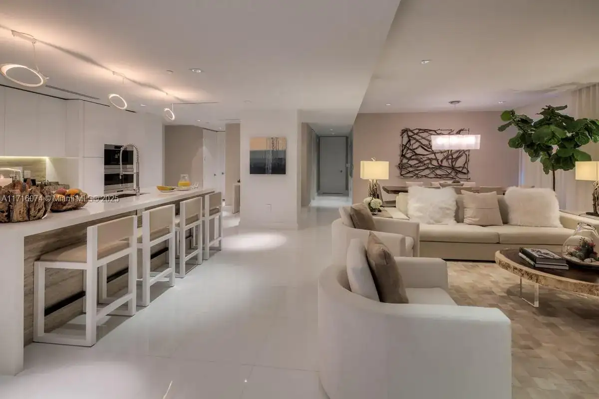 102 24th St # 1720, Miami Beach FL 33139 photo 4