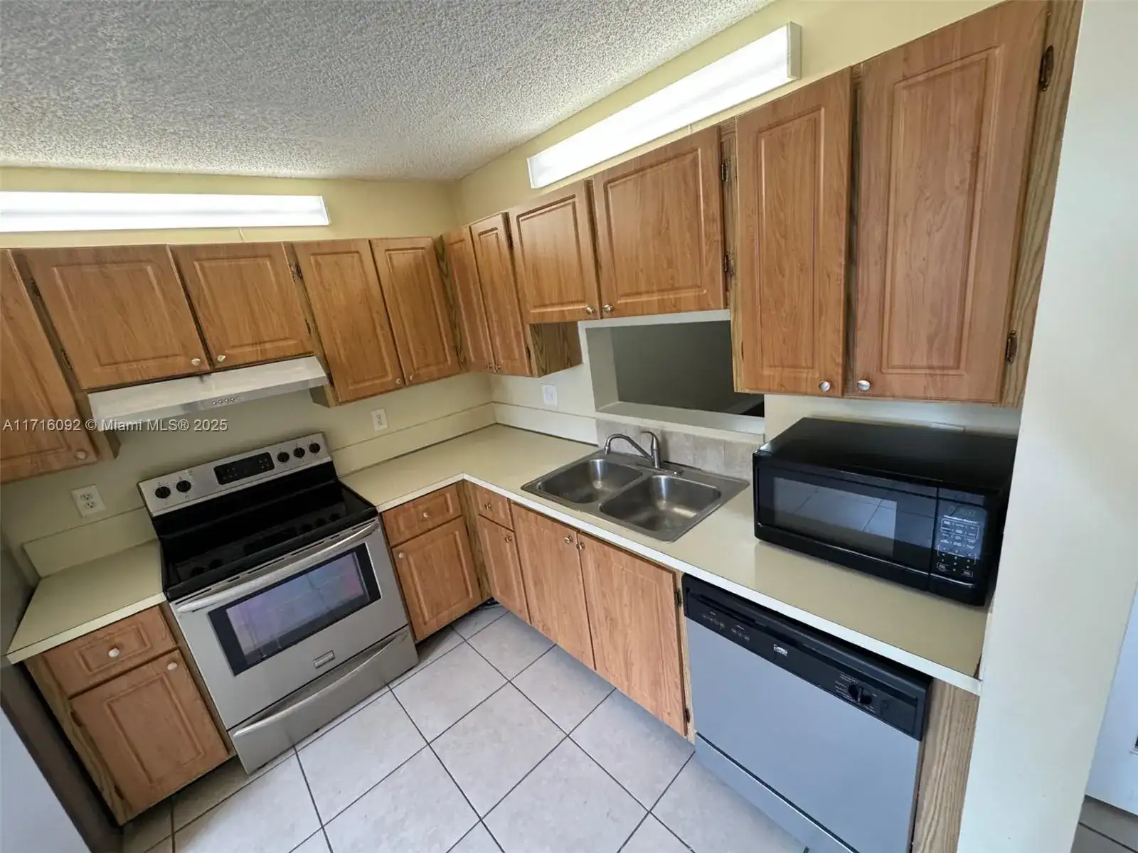 8041 Southgate Blvd # H5, North Lauderdale FL 33068 photo 2