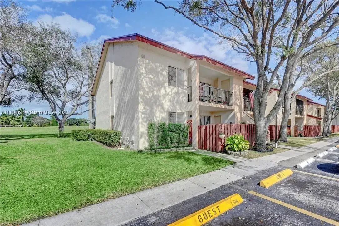 8041 Southgate Blvd # H5, North Lauderdale FL 33068 photo 3
