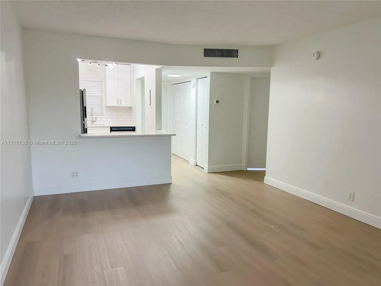 1638 Embassy Dr # 301, West Palm Beach FL 33401 photo 4