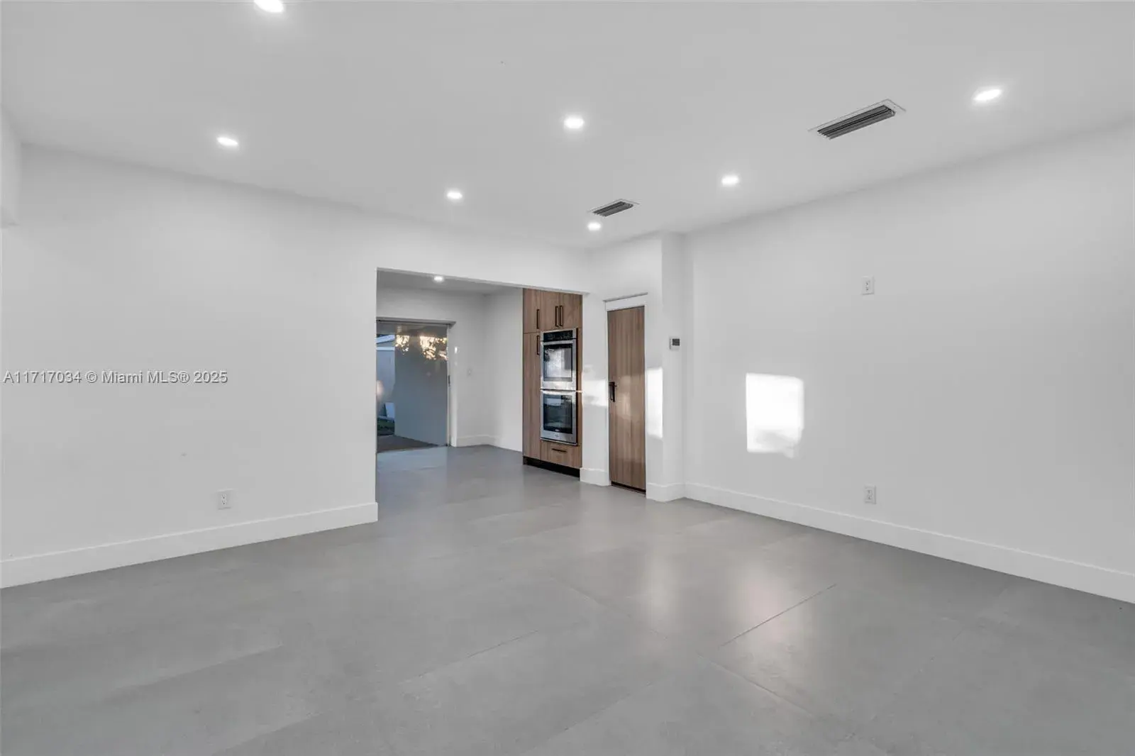 730 NW 77th Way, Pembroke Pines FL 33024