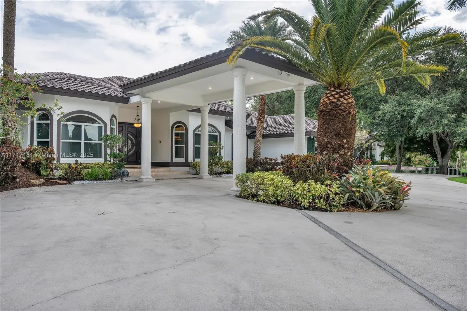 13431 Old Sheridan St, Southwest Ranches FL 33330