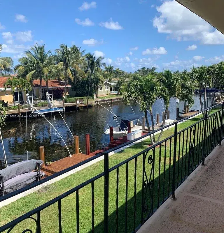 301 E Mcnab Rd # 208, Pompano Beach FL 33060
