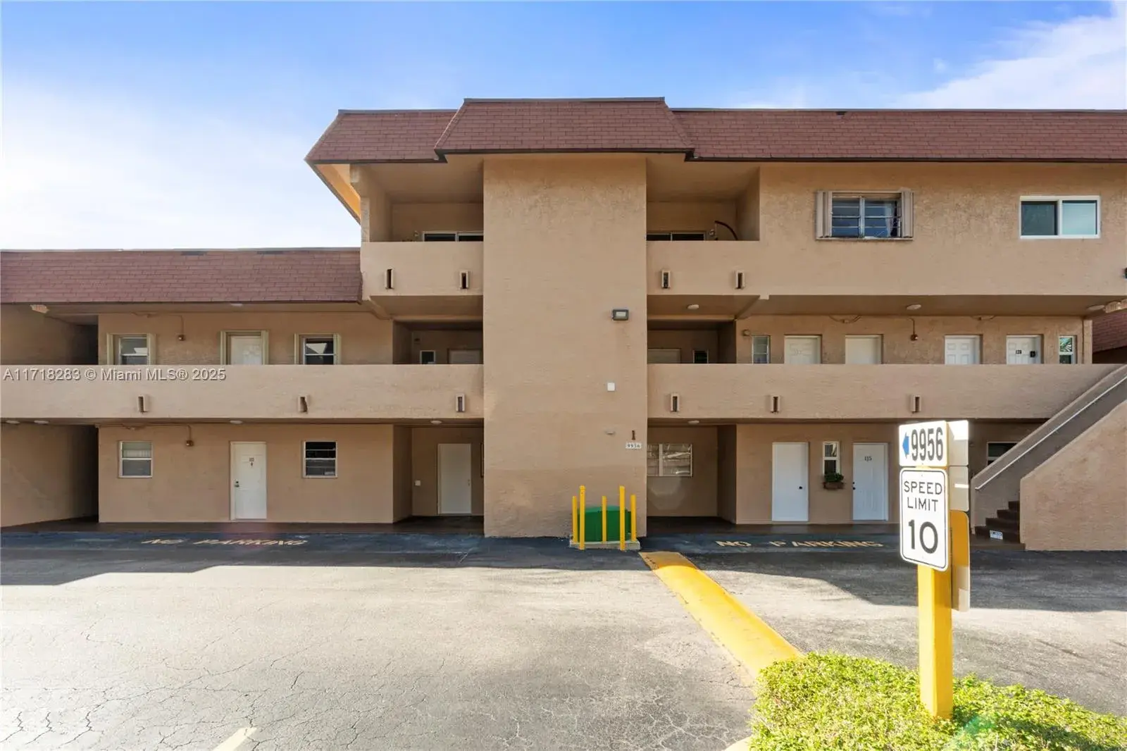 9956 SW 88th St # 1, Miami FL 33176