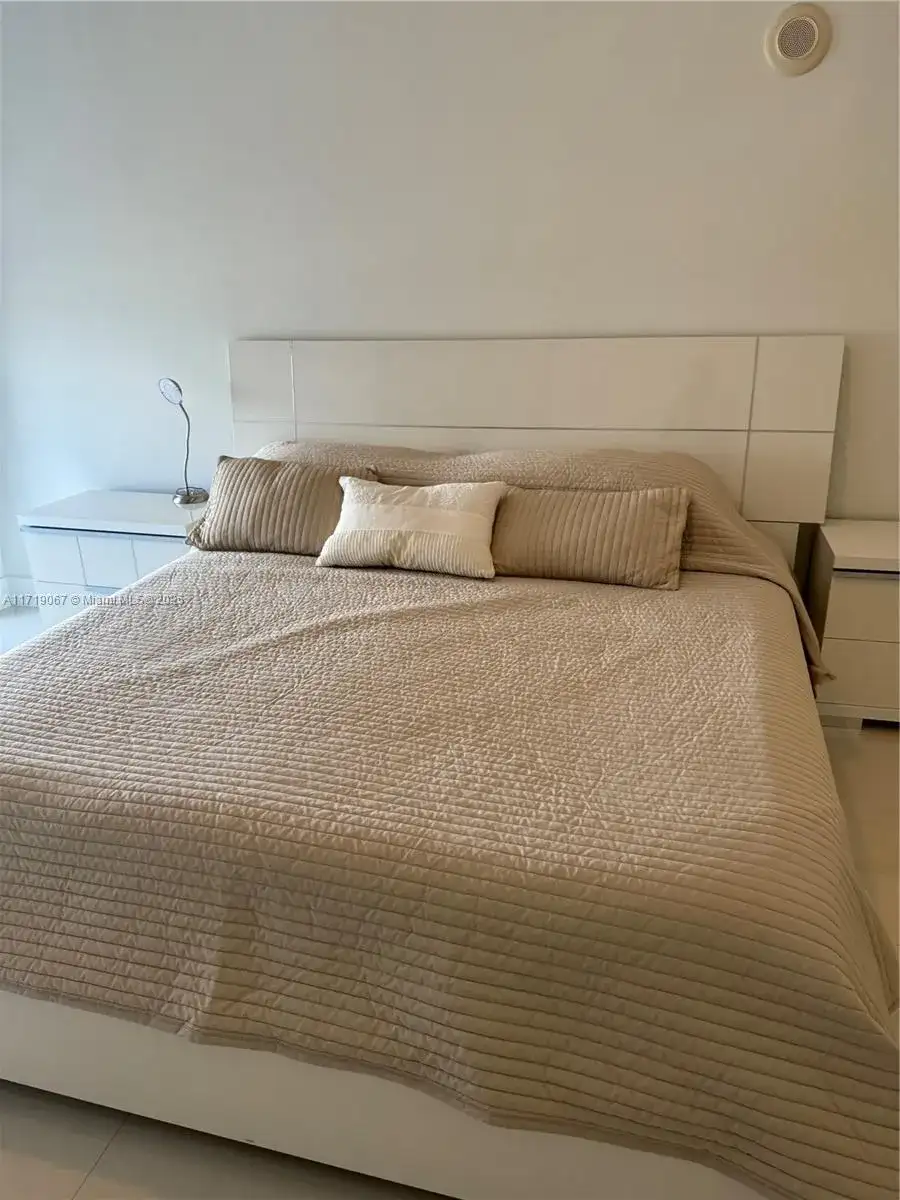 16001 Collins Ave # 2605, Sunny Isles Beach FL 33160 photo 4