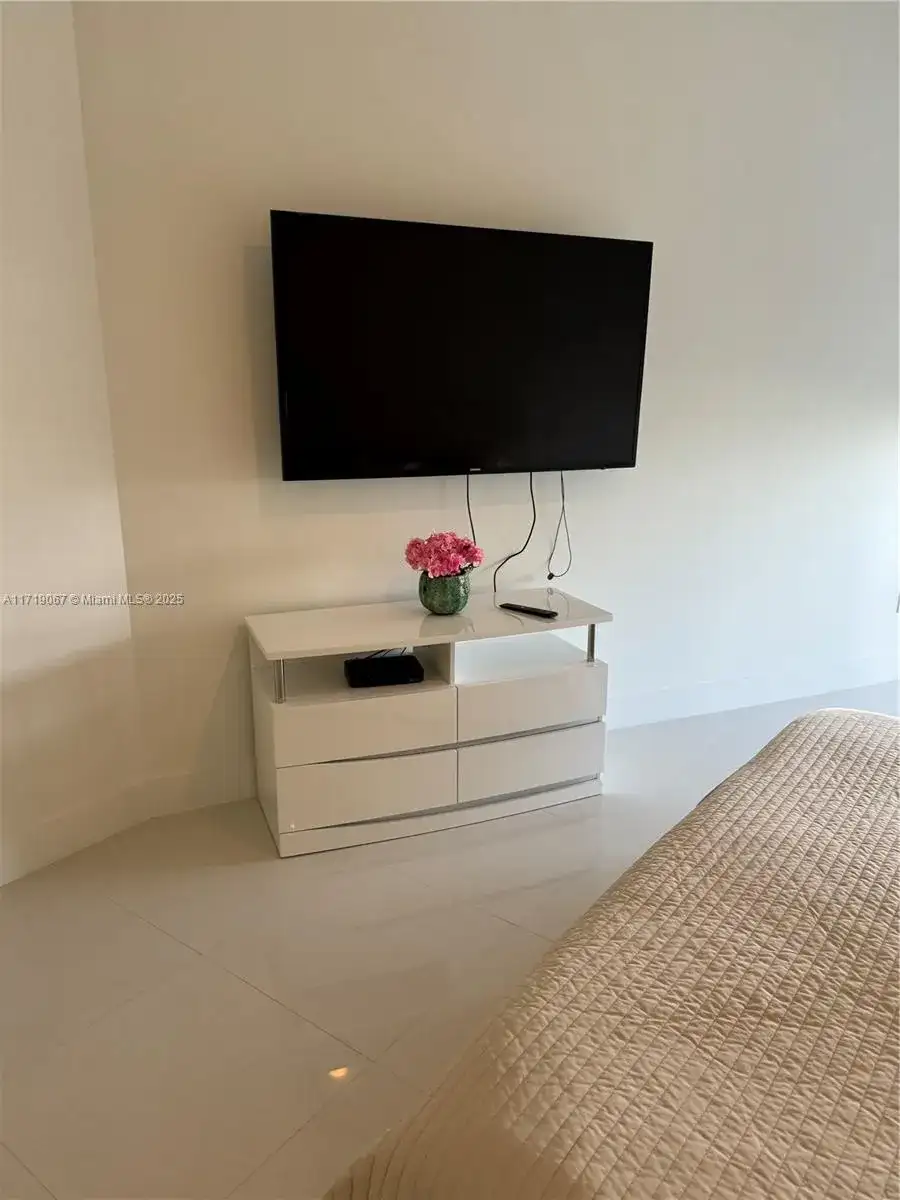 16001 Collins Ave # 2605, Sunny Isles Beach FL 33160 photo 5
