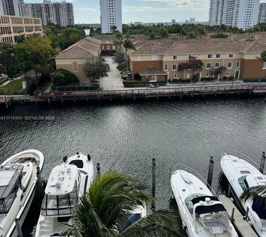2950 NE 188th St # 406, Aventura FL 33180