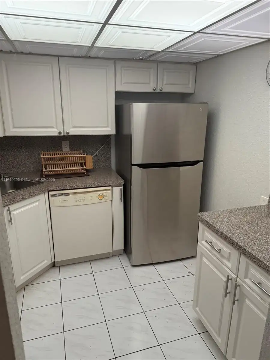 2101 Atlantic shore bay # 117, Hallandale Beach FL 33009 photo 2