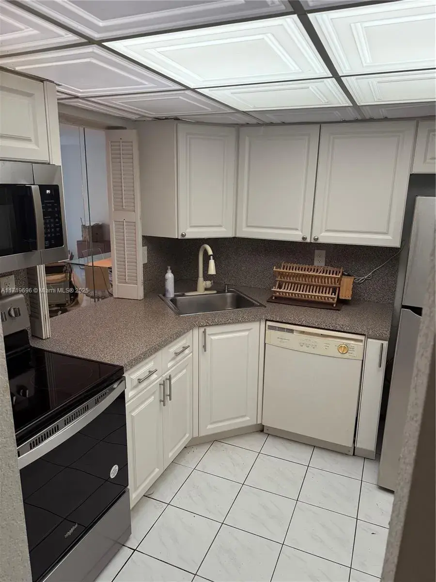 2101 Atlantic shore bay # 117, Hallandale Beach FL 33009
