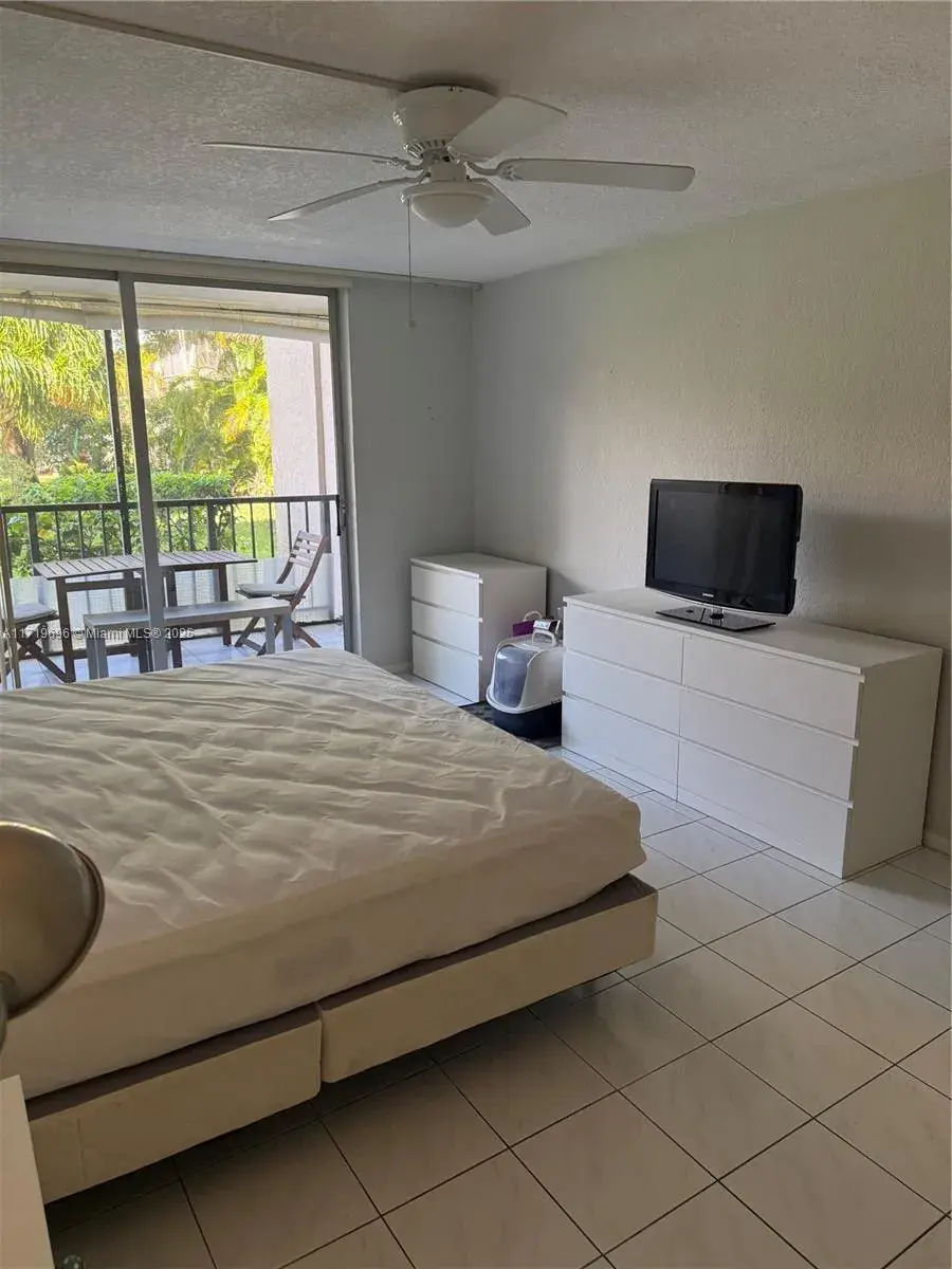 2101 Atlantic shore bay # 117, Hallandale Beach FL 33009