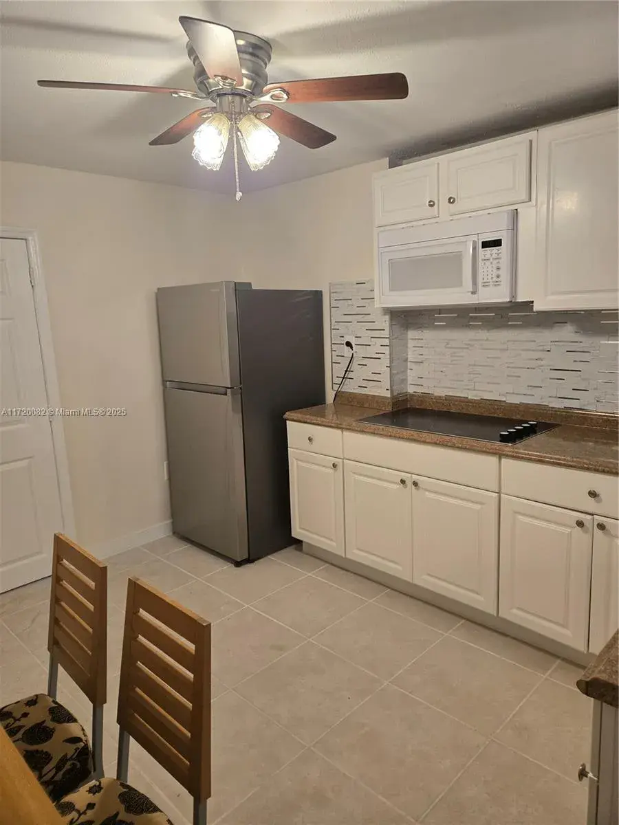 5712 Hollywood Blvd # 2, Hollywood FL 33021