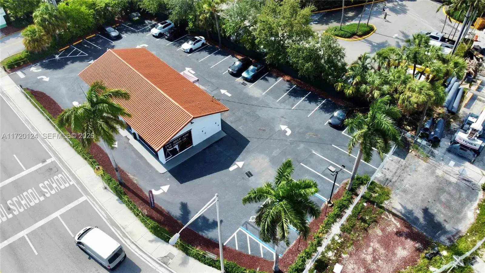 7701 NW 103rd St, Hialeah Gardens FL 33016 photo 2
