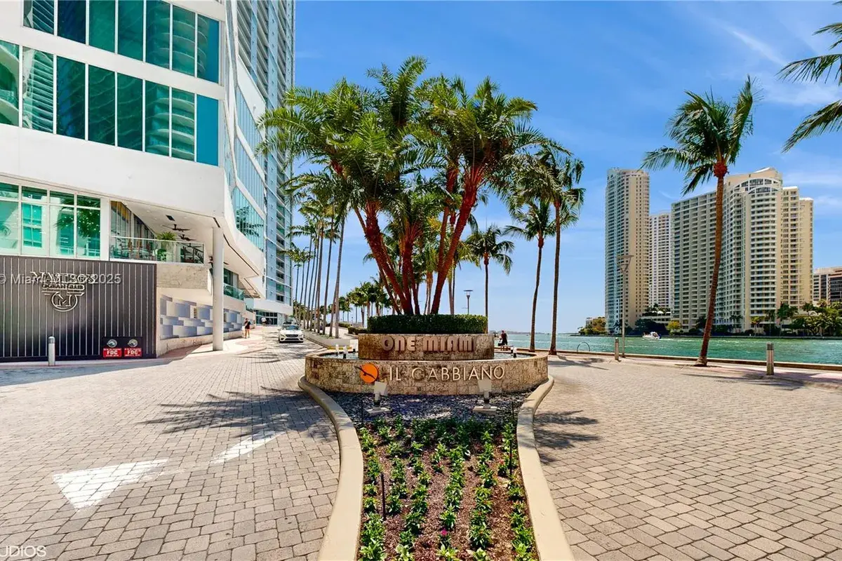 325 S Biscayne Blvd # 2316, Miami FL 33131