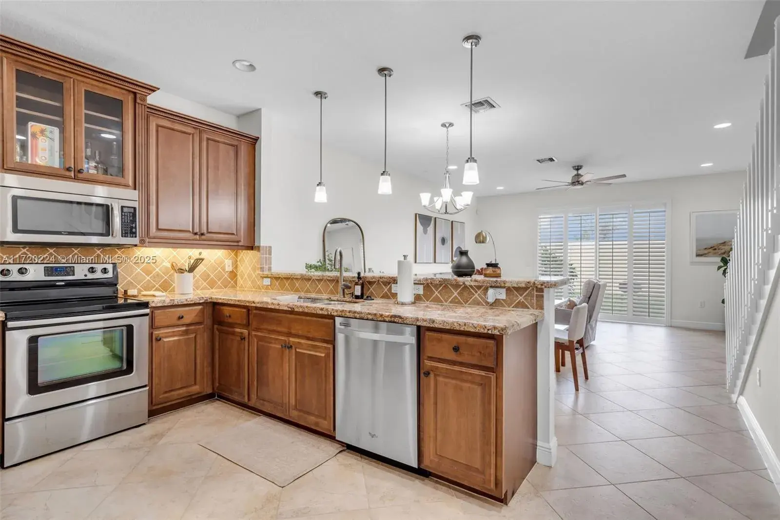 7781 Paddock Pl, Davie FL 33328