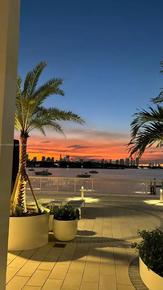 1000 West Ave, Miami Beach FL 33139 photo 4