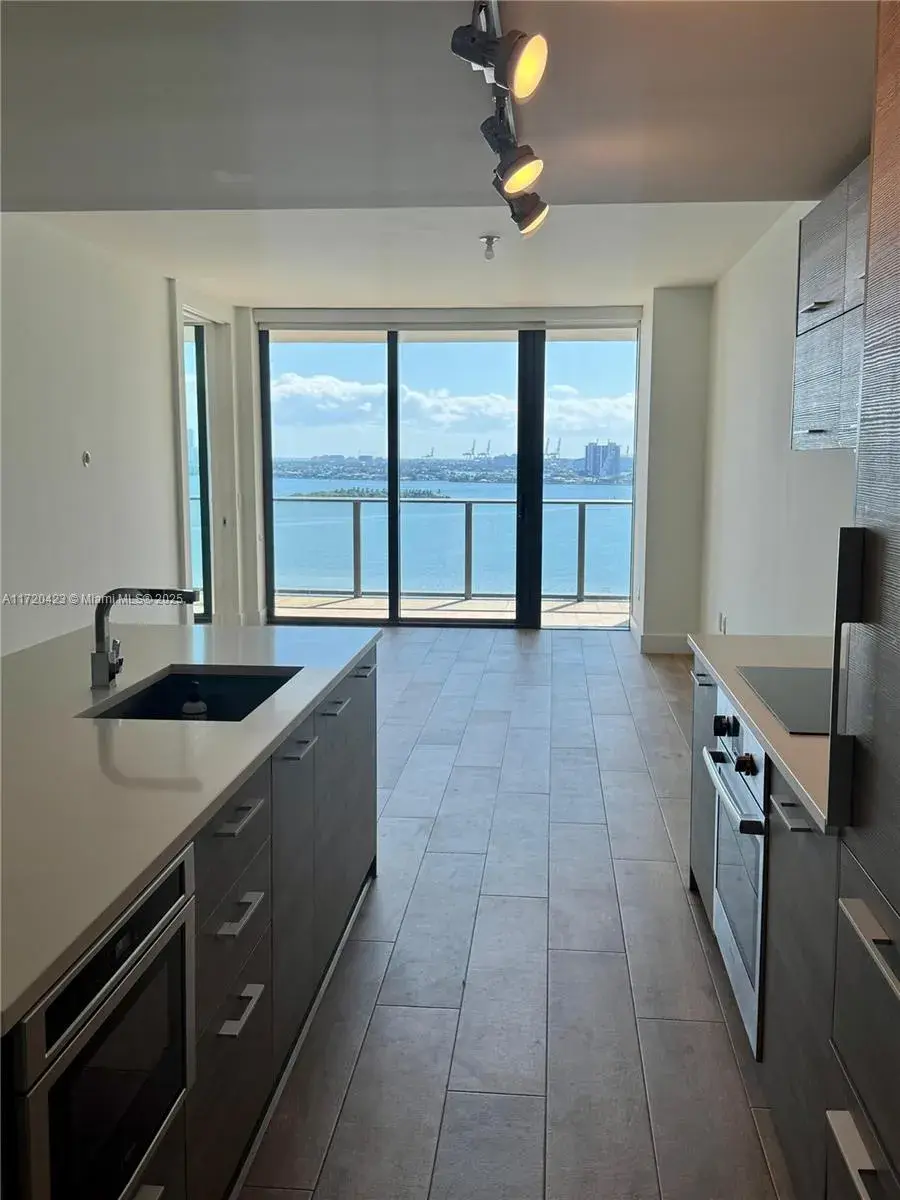 650 NE 32 street # 1805, Miami FL 33137