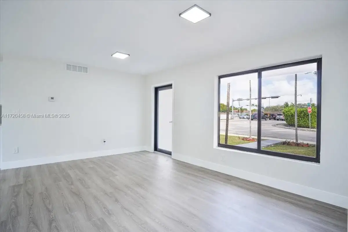 10060 SW 152nd Ter, Miami FL 33157 photo 3