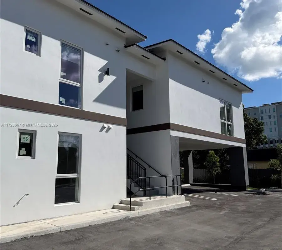210 SE 10th St # A, Hallandale Beach FL 33009