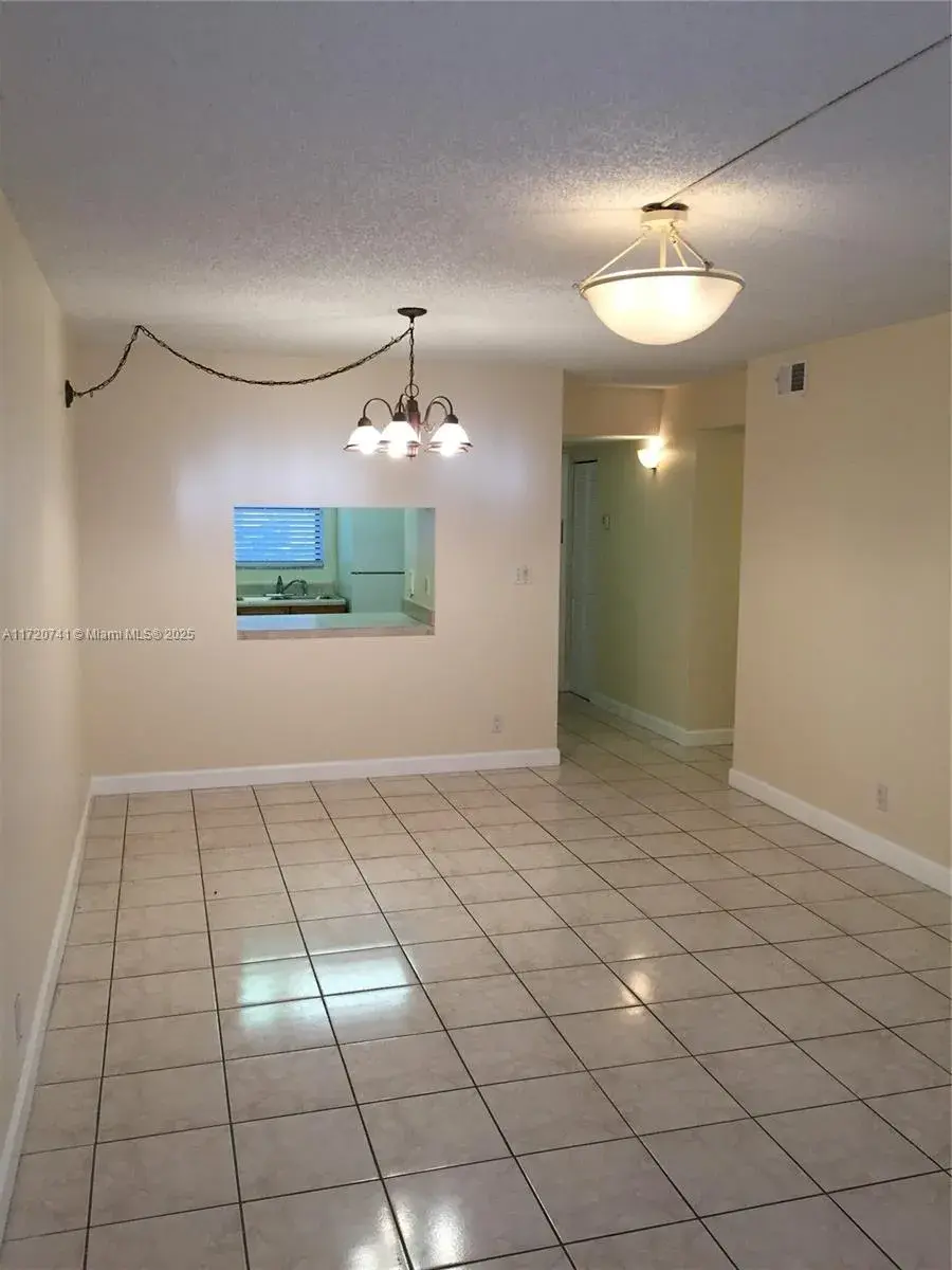 11477 NW 39th Ct # 1, Coral Springs FL 33065