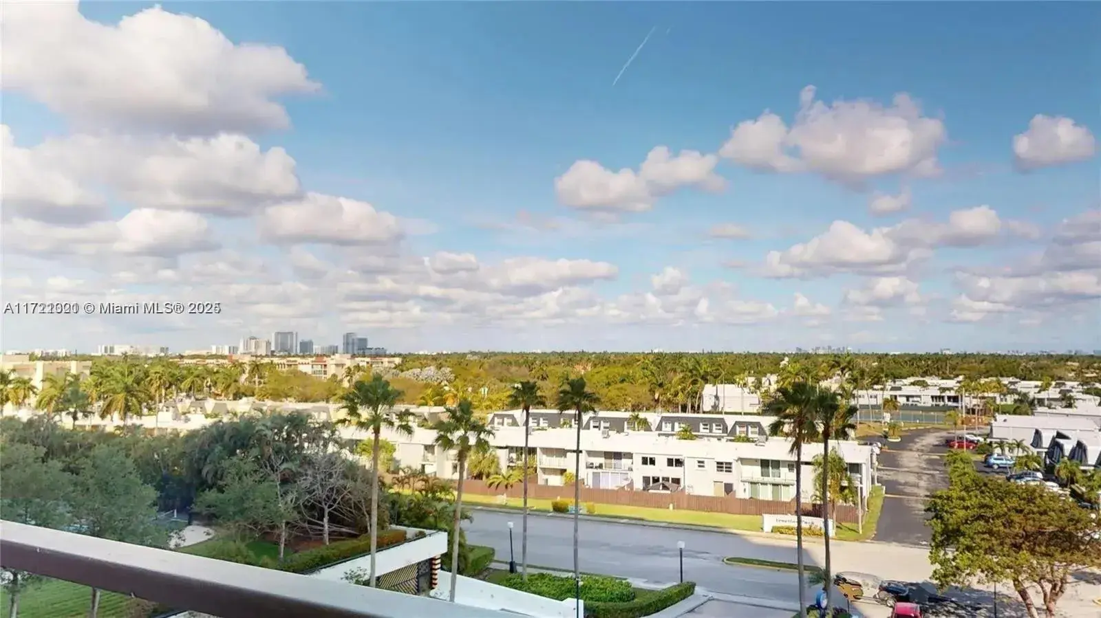 2500 PARKVIEW DR # 707, Hallandale Beach FL 33009
