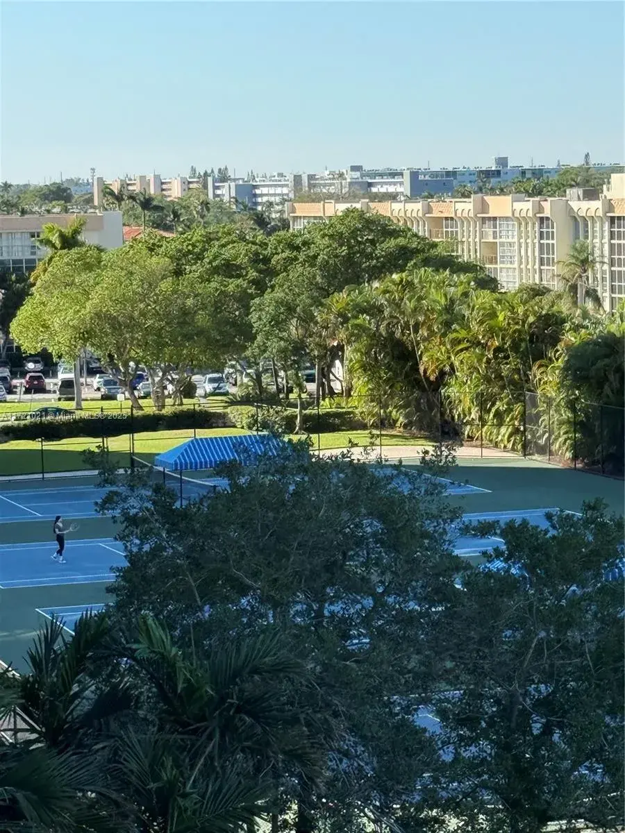 2500 PARKVIEW DR # 707, Hallandale Beach FL 33009