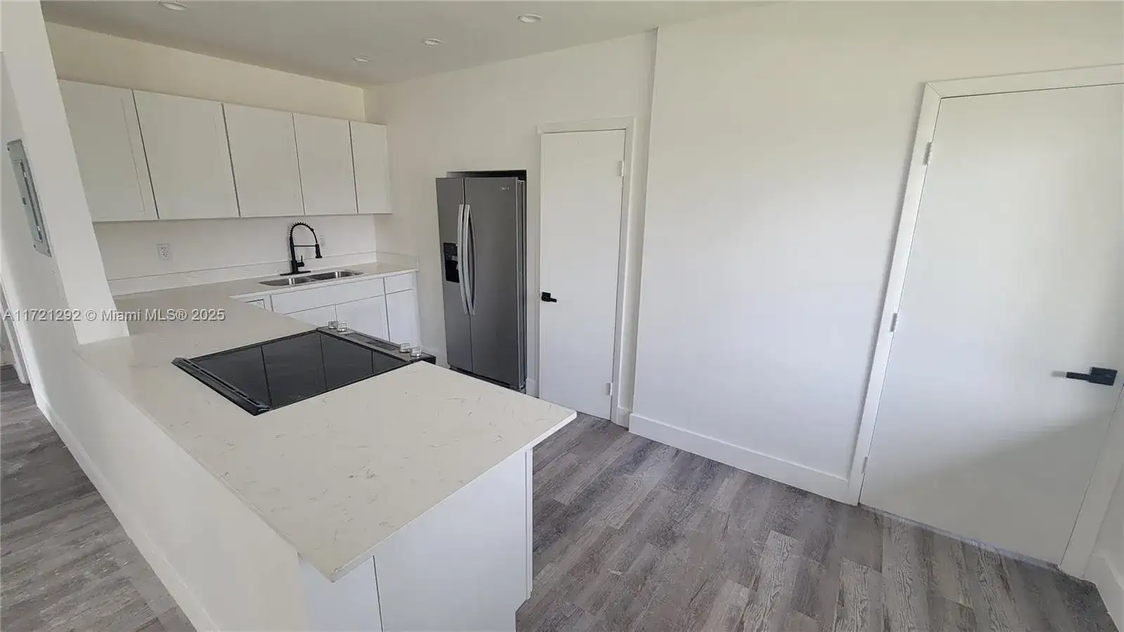 1560 NE 42nd Ct, Pompano Beach FL 33064 photo 4