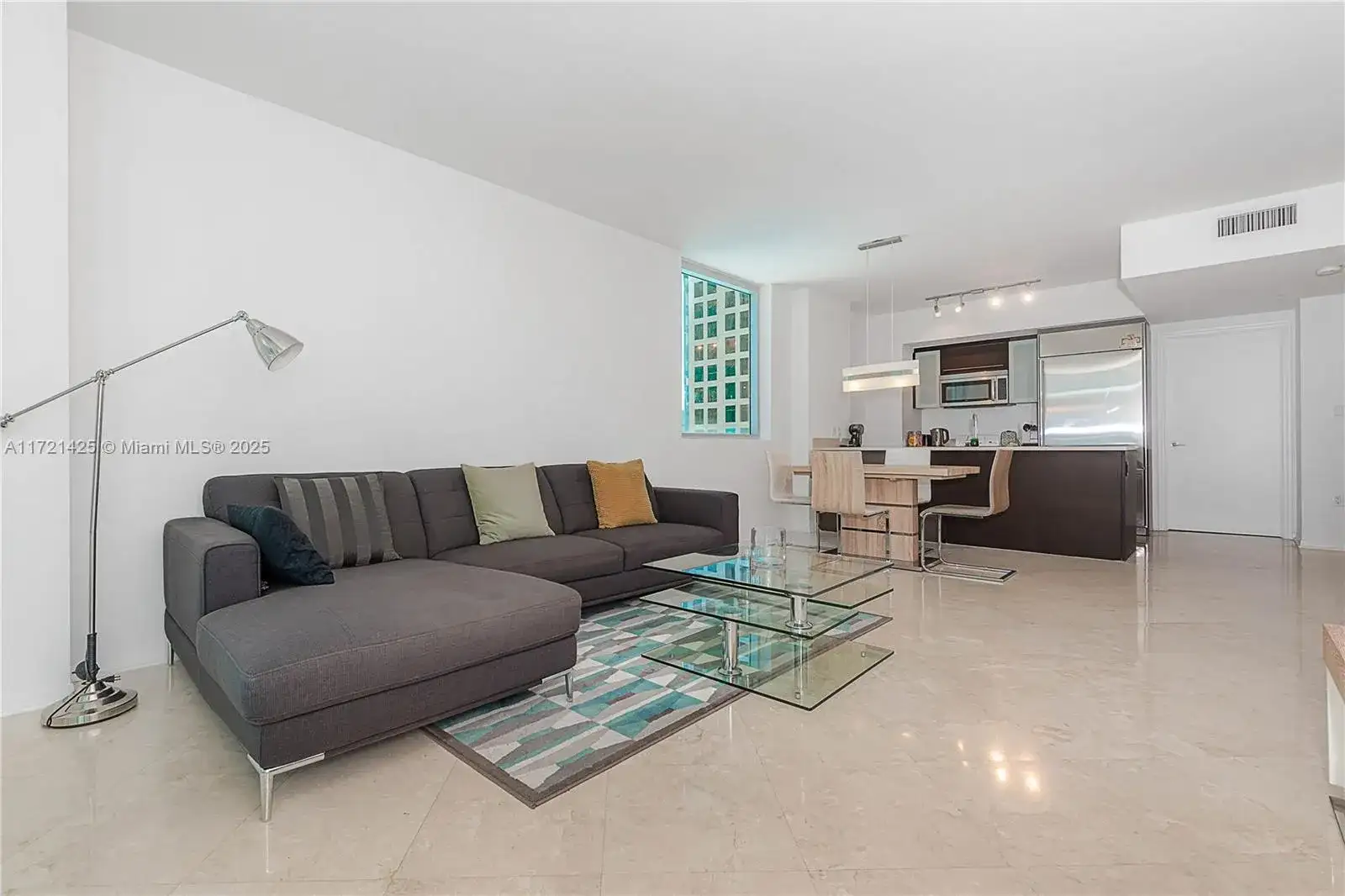 55 SE 6th St # 1507, Miami FL 33131 photo 2